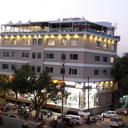 Hotel City Crown Mandsaur Exteriör bild