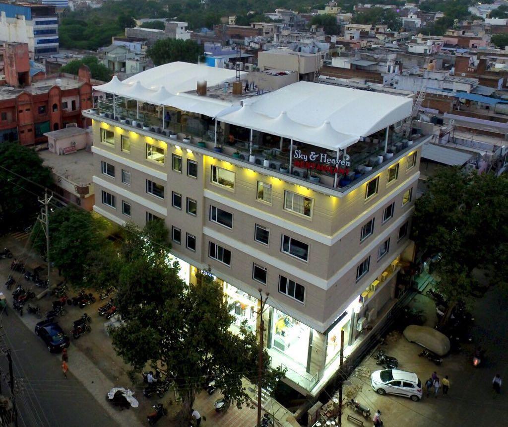 Hotel City Crown Mandsaur Exteriör bild