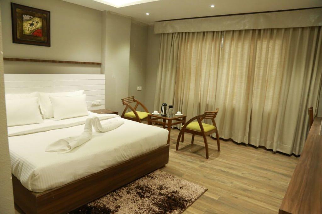 Hotel City Crown Mandsaur Exteriör bild