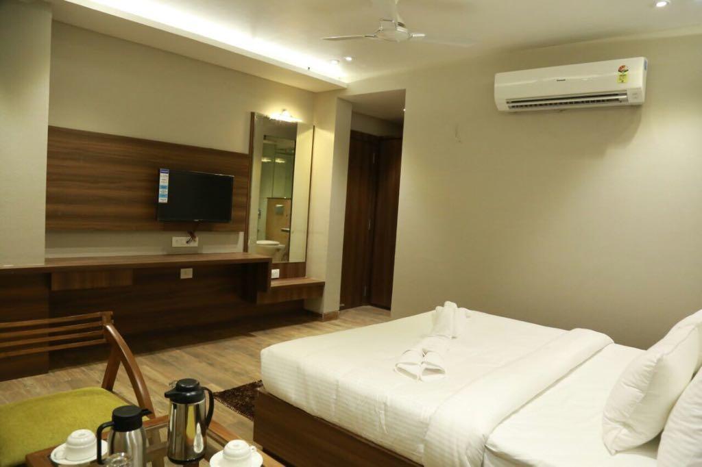 Hotel City Crown Mandsaur Exteriör bild