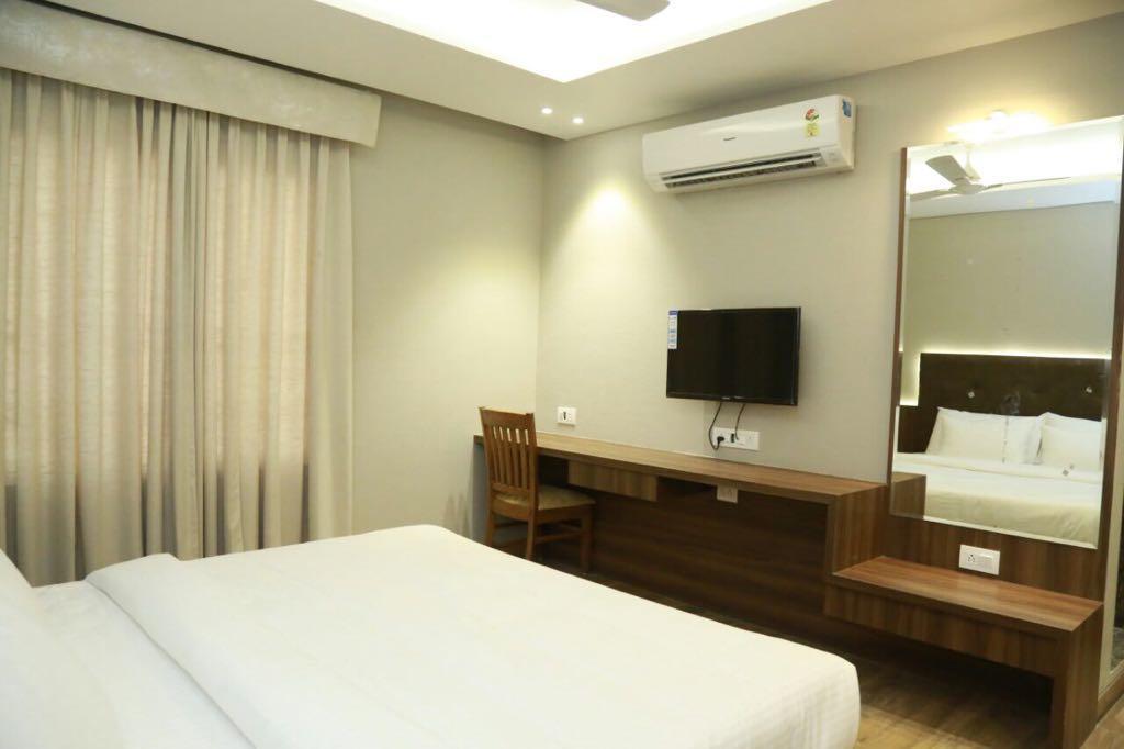 Hotel City Crown Mandsaur Exteriör bild