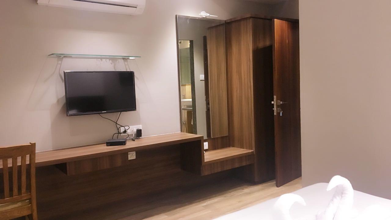 Hotel City Crown Mandsaur Exteriör bild